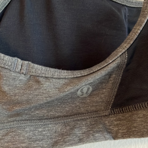 Lululemon Racerback Sports Bra w/Padding - Picture 4 of 4